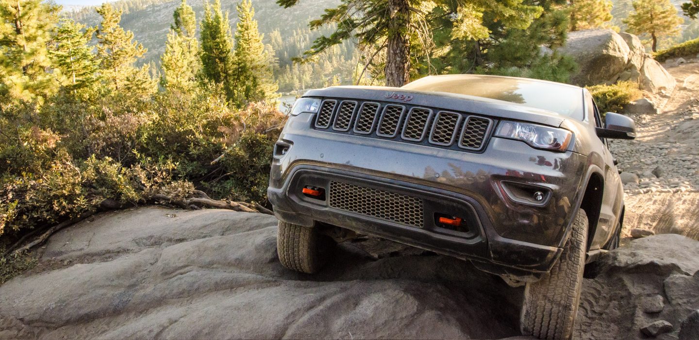 2017 Jeep Grand Cherokee Trailhawk 4x4 Crawling Exterior